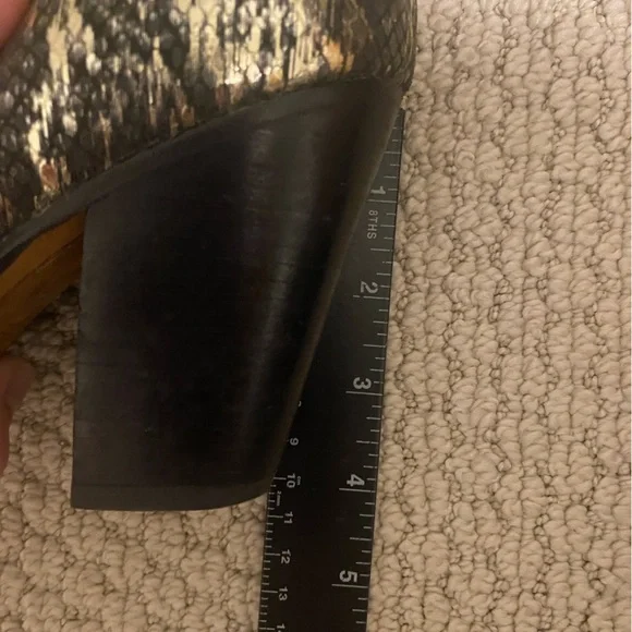 Donald J Pliner Couture Swift gold Metallic Ankle Boots size 7.5 - Picture 15 of 15